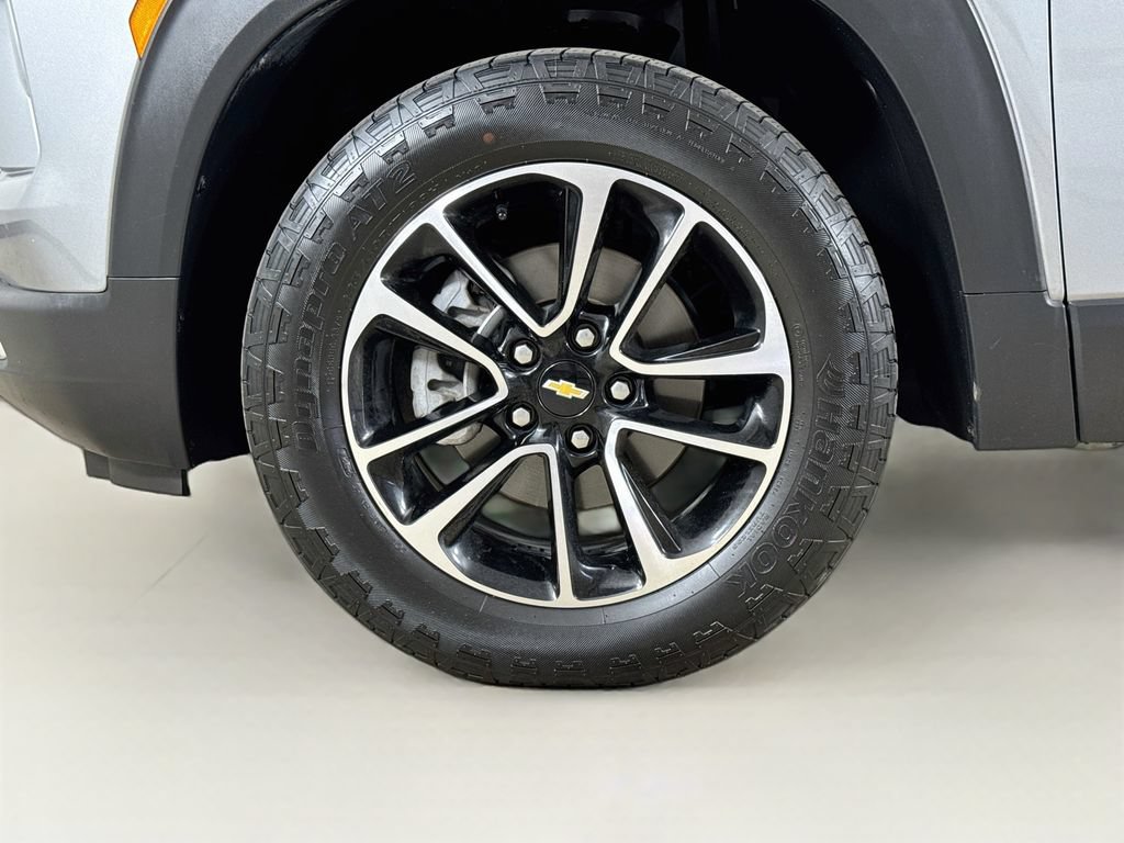 Used 2025 Chevrolet TrailBlazer LT w/ Driver Confidence Package AWD/4WD image 25