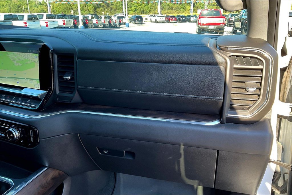 Used 2024 GMC Sierra 1500 SLT AWD/4WD image 16