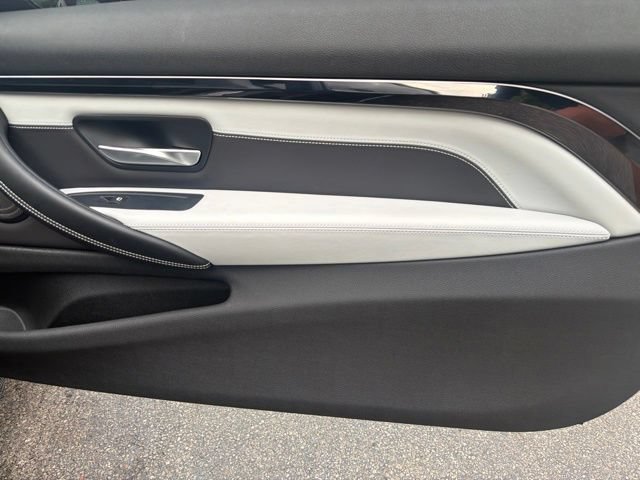 Used 2017 BMW M4 Coupe RWD image 30