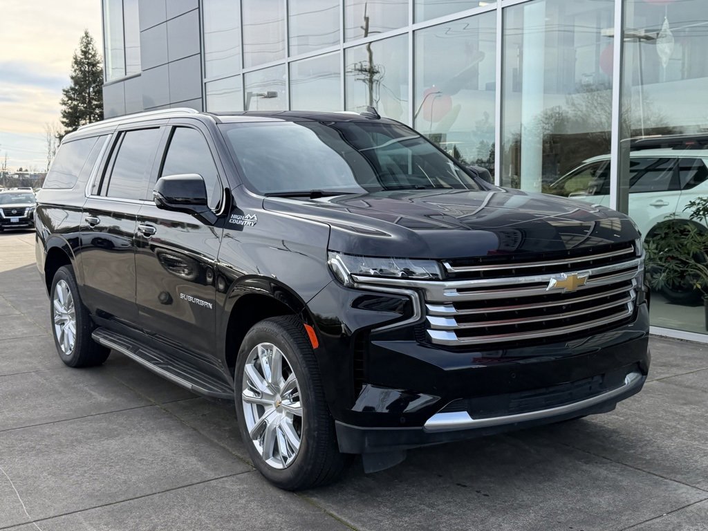 Used 2023 Chevrolet Suburban High Country image 2