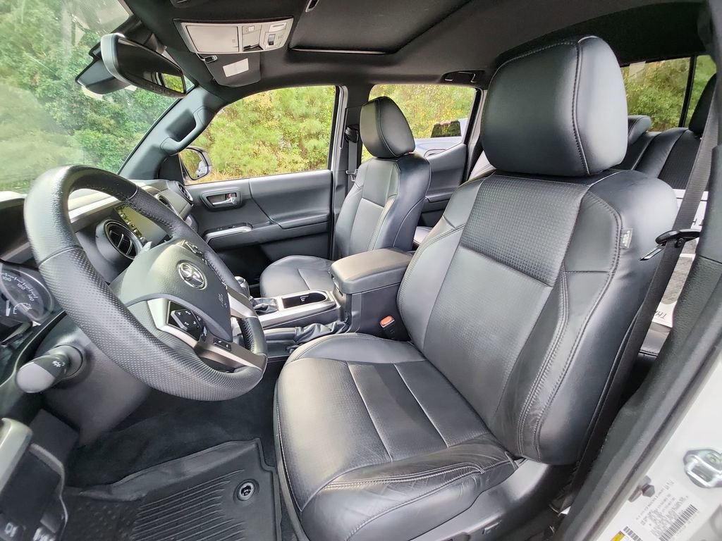 Used 2023 Toyota Tacoma Limited image 25