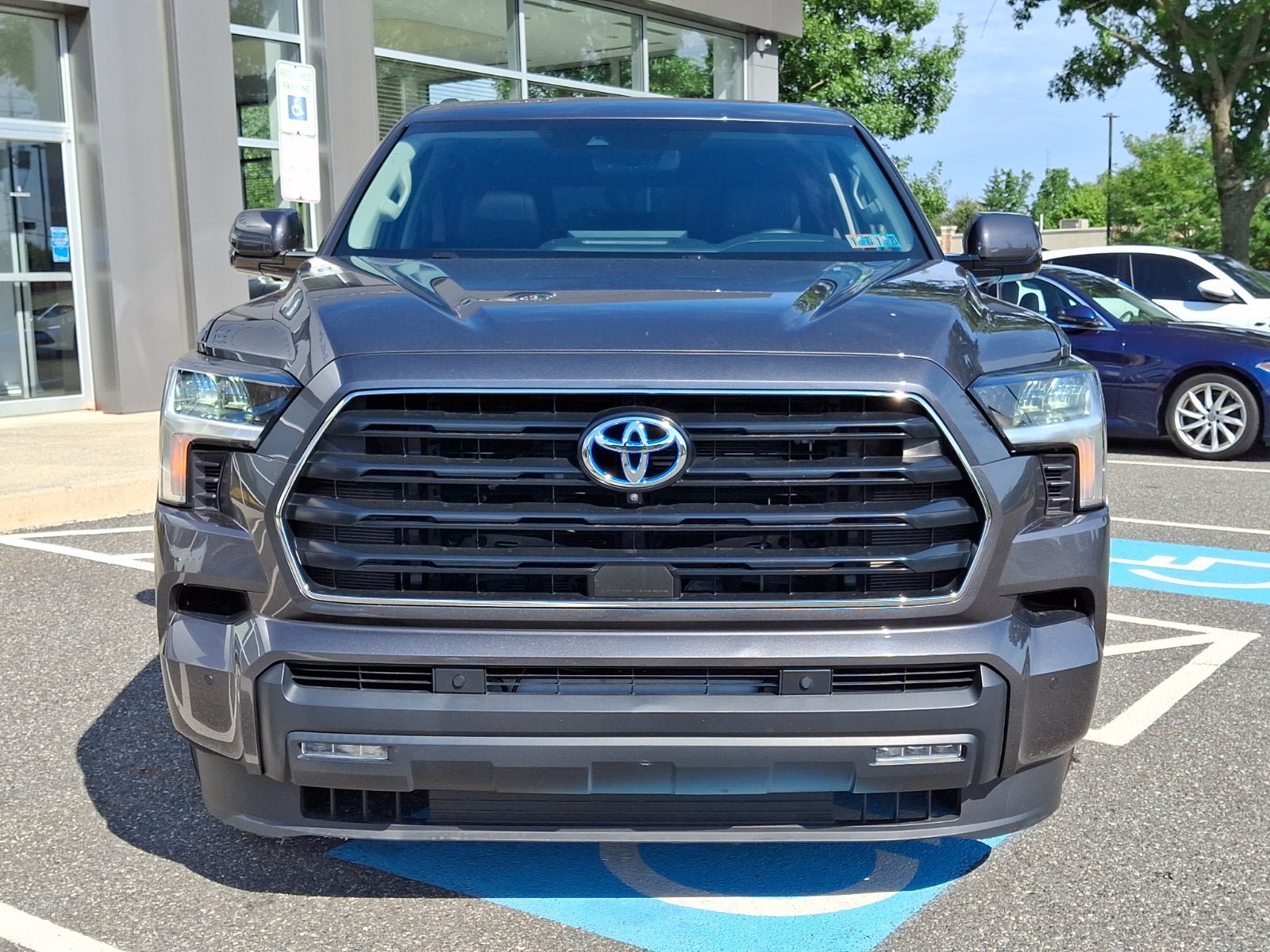 Used 2024 Toyota Sequoia SR5 w/ SR5 Premium Package AWD/4WD image 2