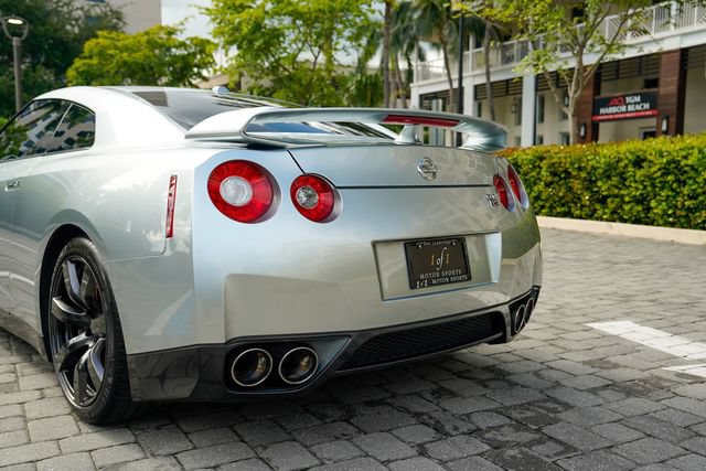 Used 2010 Nissan GT-R Premium AWD/4WD image 48