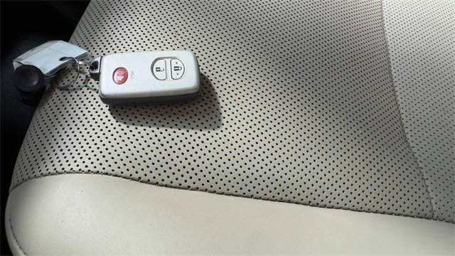 Used 2015 Toyota 4Runner Limited image 31