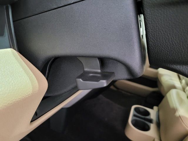 Used 2015 Ford F150 Lariat w/ Max Trailer Tow Package image 47