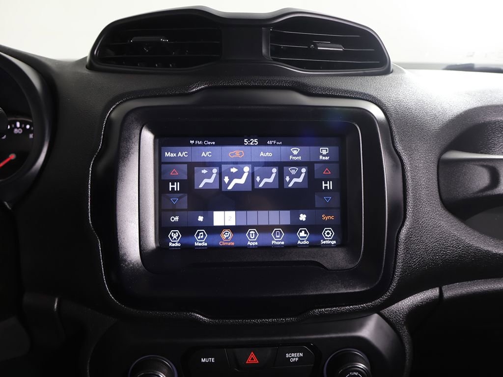 Used 2018 Jeep Renegade Latitude image 42