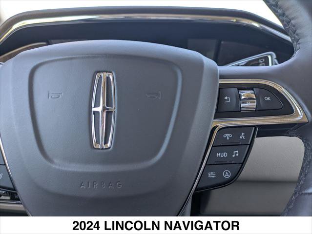 Used 2024 Lincoln Navigator Reserve AWD/4WD image 14