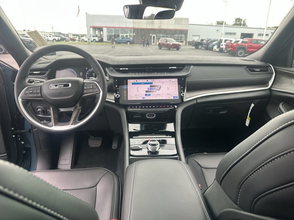 New 2027 Jeep Grand Cherokee L Limited AWD/4WD image 10