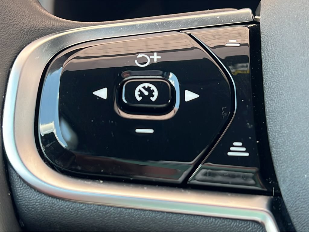 Certified 2024 Volvo XC60 T8 Plus w/ Climate Package AWD/4WD image 23