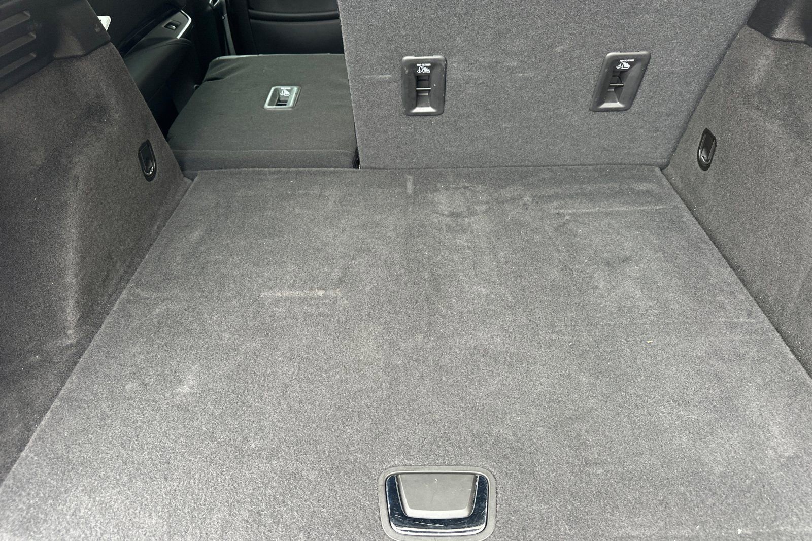 Used 2023 Cadillac XT4 Luxury w/ Cold Weather Package image 18