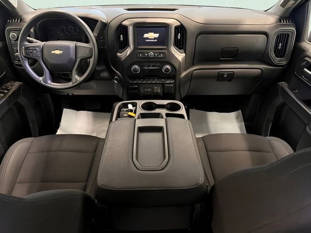 Used 2025 Chevrolet Silverado 2500 Custom w/ Custom Value Package AWD/4WD image 12