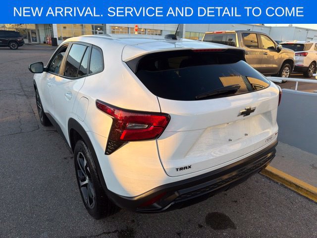Certified 2024 Chevrolet Trax RS w/ Driver Confidence Package FWD image 11