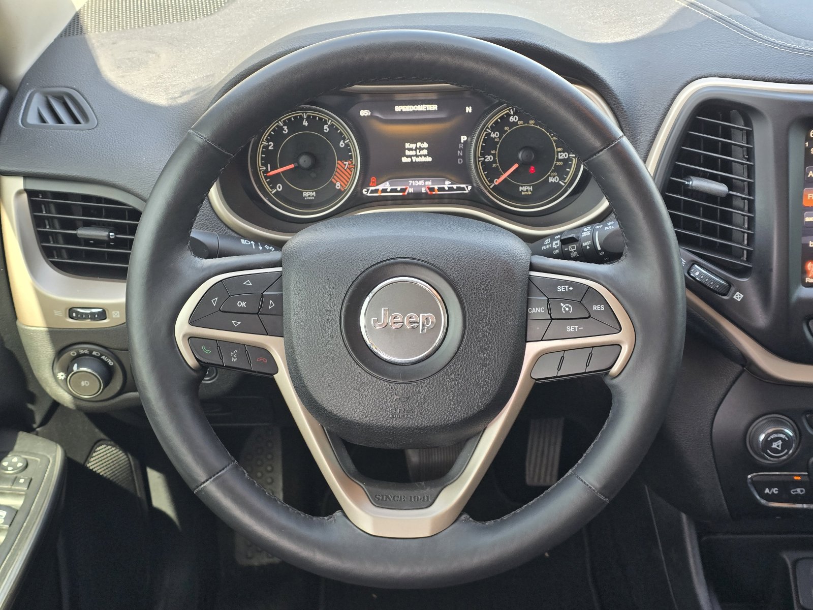 Used 2014 Jeep Cherokee Limited w/ Luxury Group FWD image 14