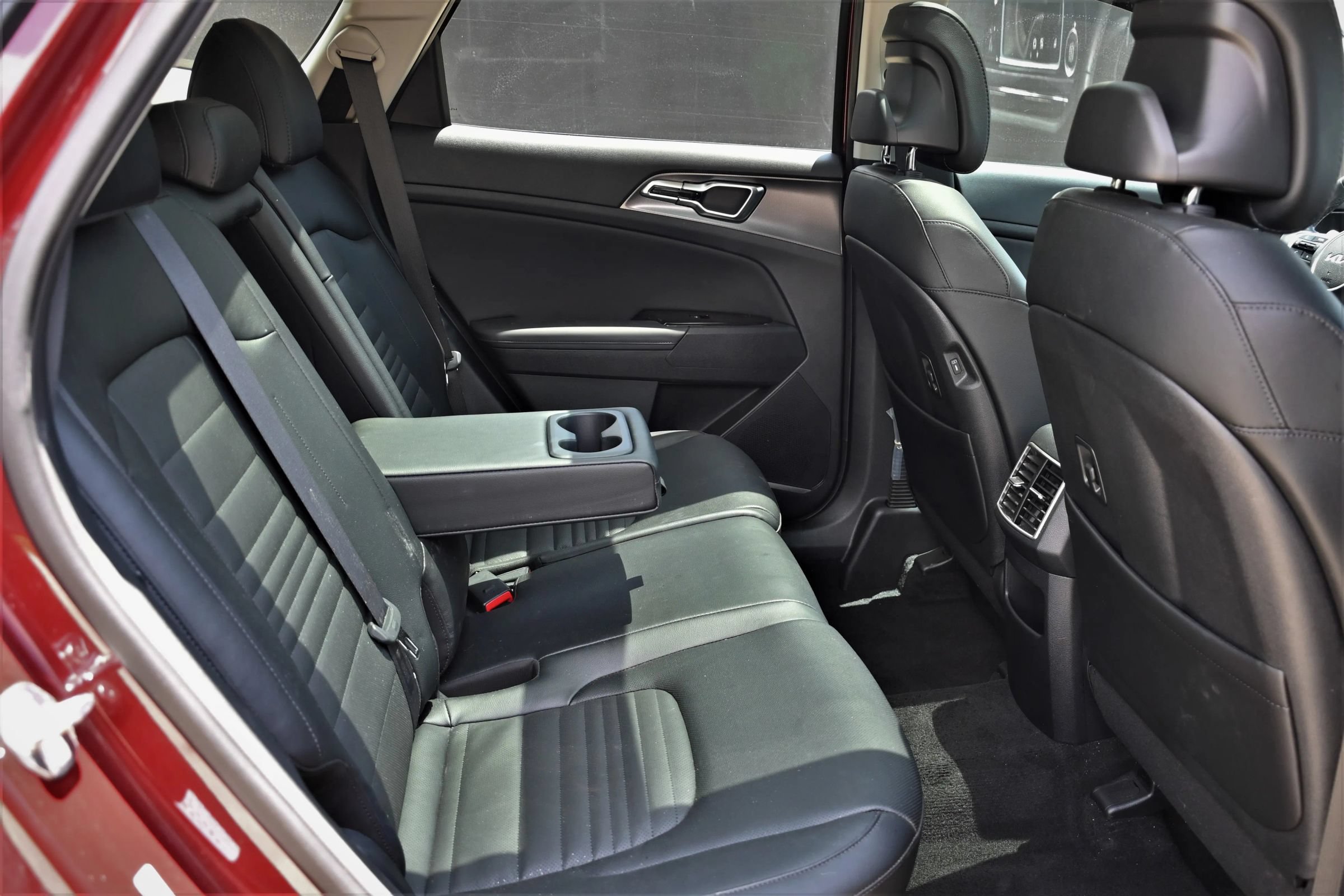 Used 2025 Kia Sportage SX FWD image 19