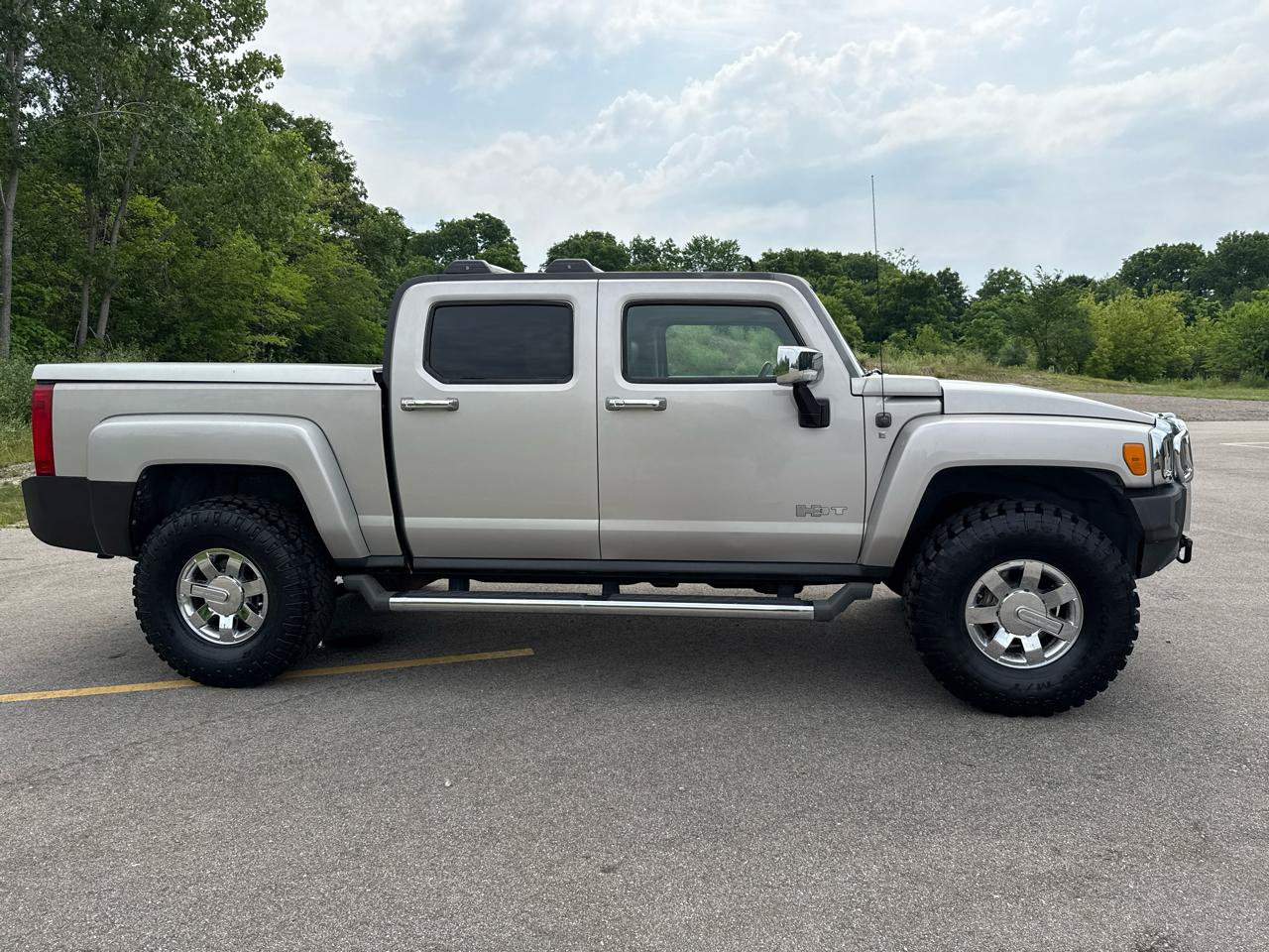 Used 2009 HUMMER H3T Alpha AWD/4WD image 4