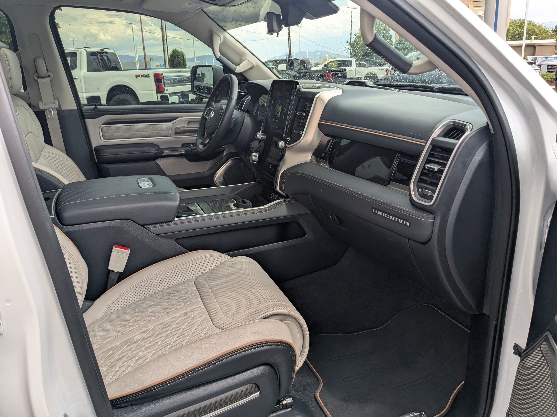 Used 2025 RAM 1500 Tungsten AWD/4WD image 34