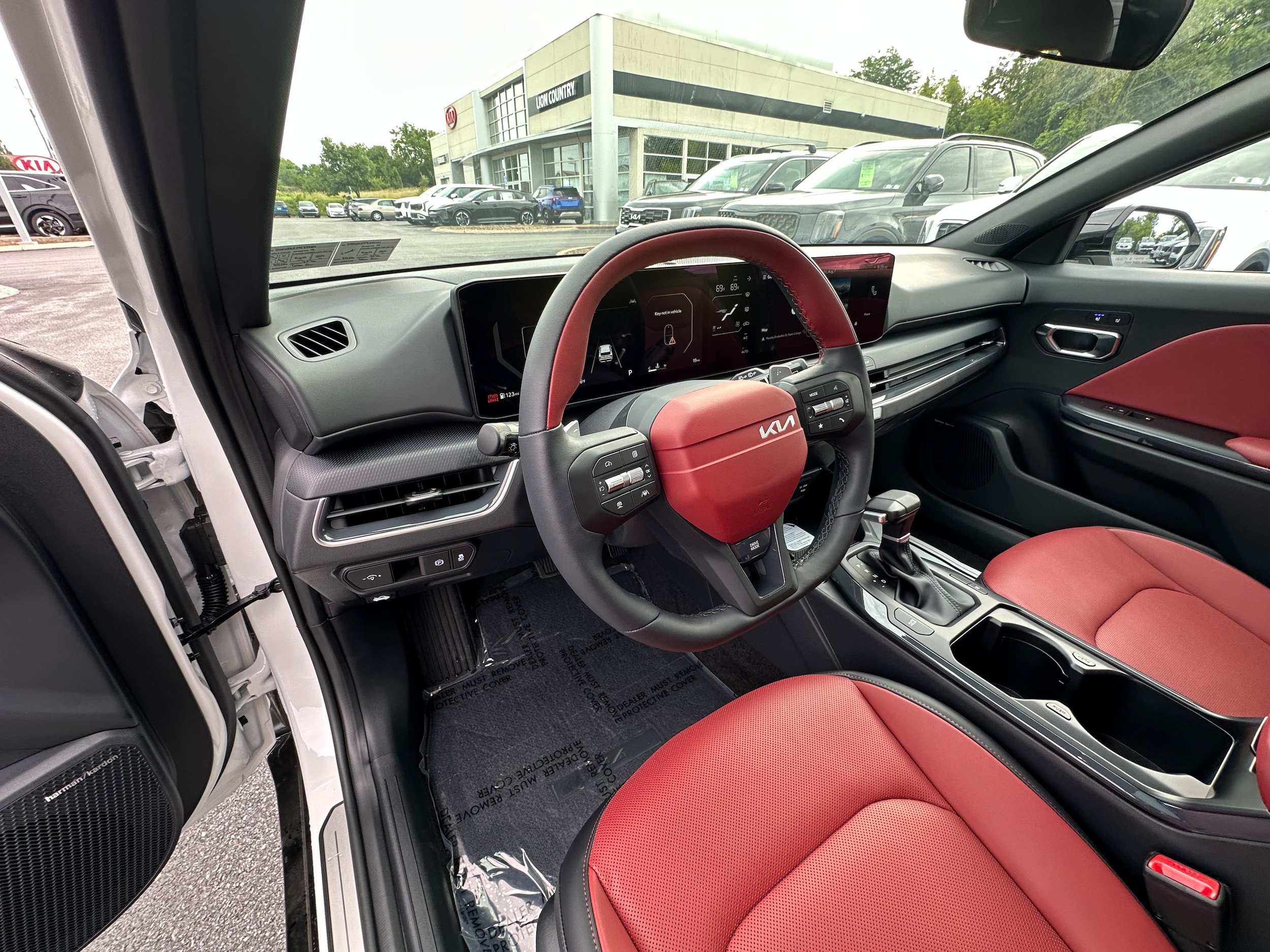 New 2026 Kia K4 GT-Line w/ GT-Line Premium Package FWD image 24