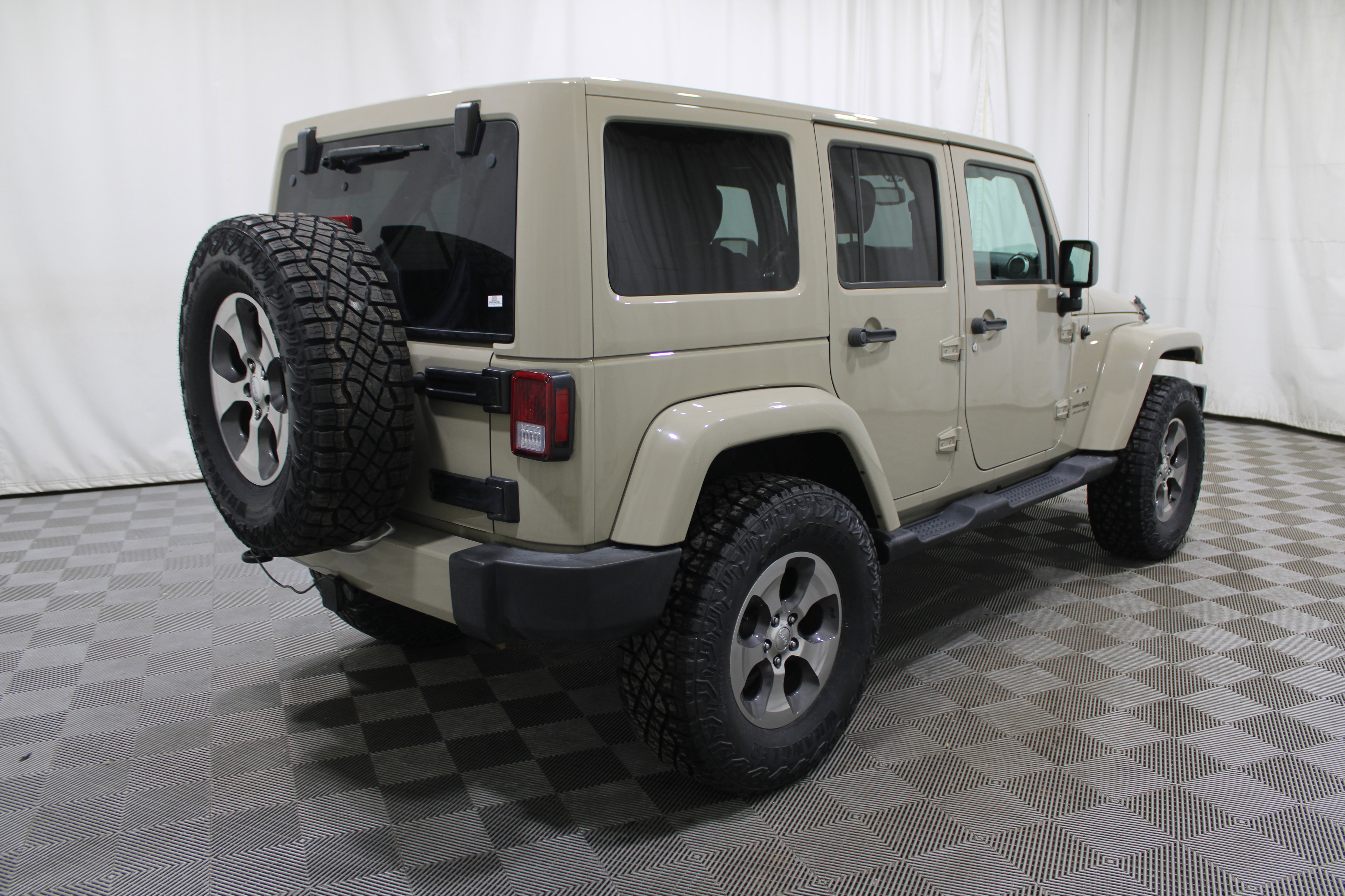 Used 2018 Jeep Wrangler Unlimited Sahara image 21