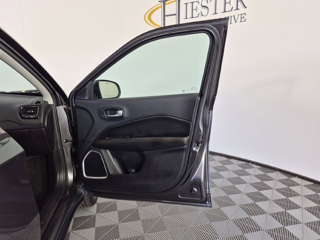 Used 2021 Jeep Compass Limited AWD/4WD image 35