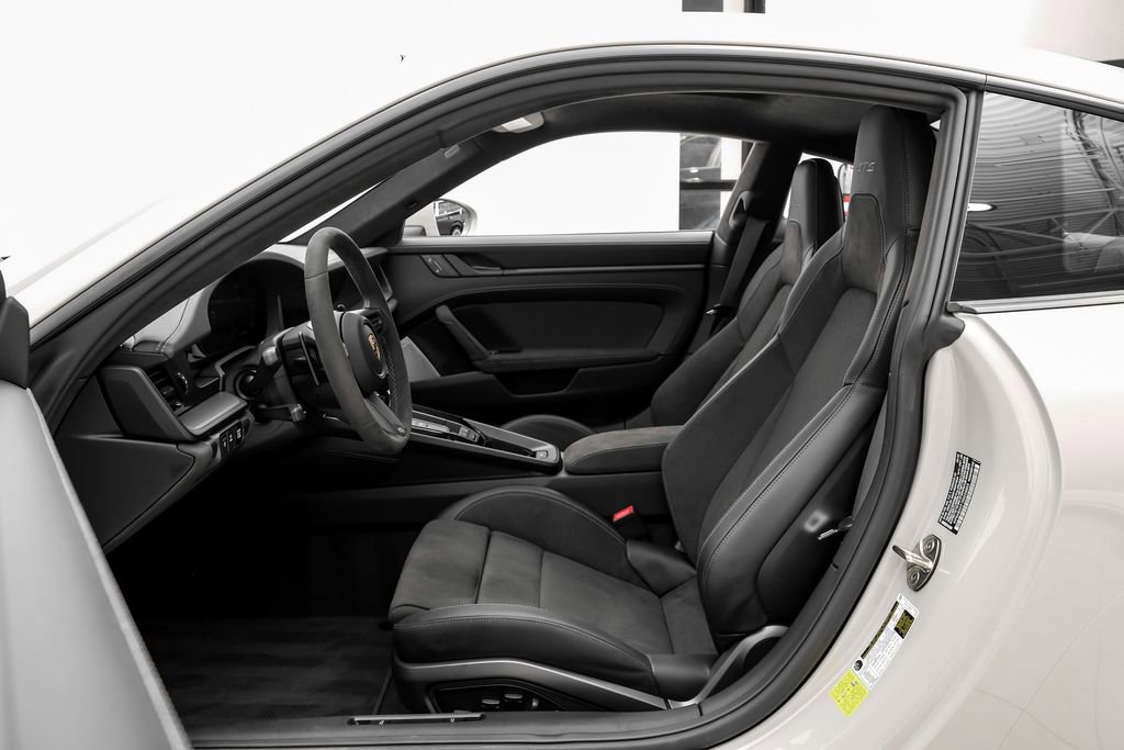 Used 2025 Porsche 911 Carrera 4 GTS image 6