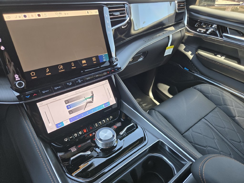 New 2026 Jeep Grand Wagoneer L Summit AWD/4WD image 16