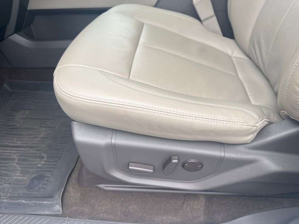 Used 2020 Ford Expedition XLT w/ Equipment Group 202A image 28