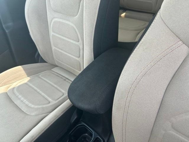 Used 2020 Jeep Renegade Latitude FWD image 29