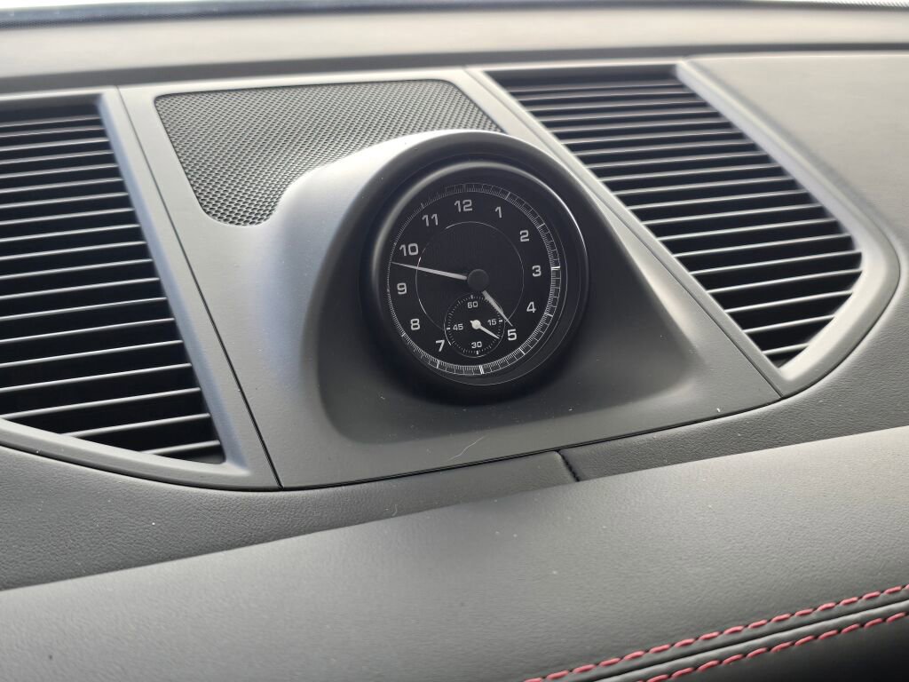 New 2026 Porsche Macan image 28