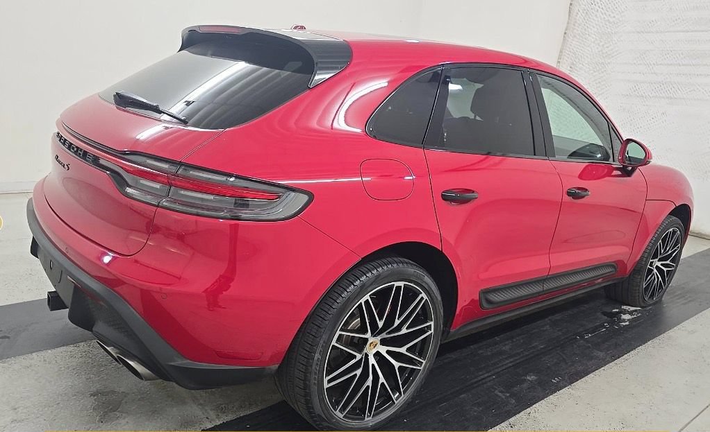 Used 2023 Porsche Macan S w/ Premium Package Plus AWD/4WD image 3