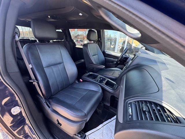 Used 2016 Dodge Grand Caravan R/T w/ Safety Sphere Group FWD image 11