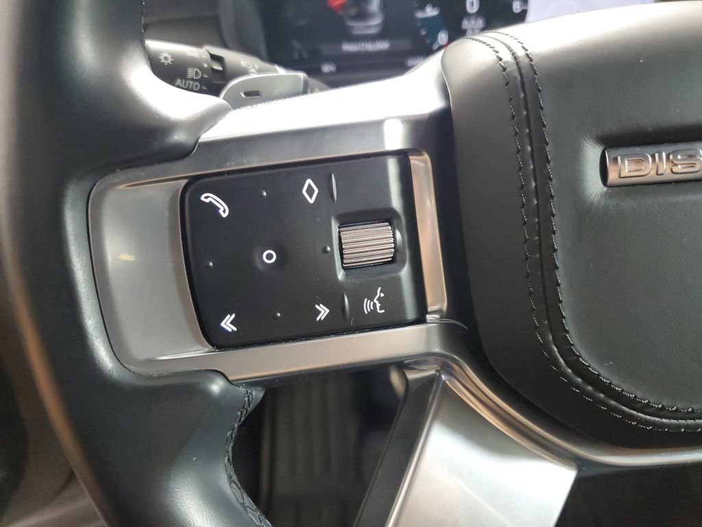 Used 2023 Land Rover Discovery Metropolitan Edition AWD/4WD image 27
