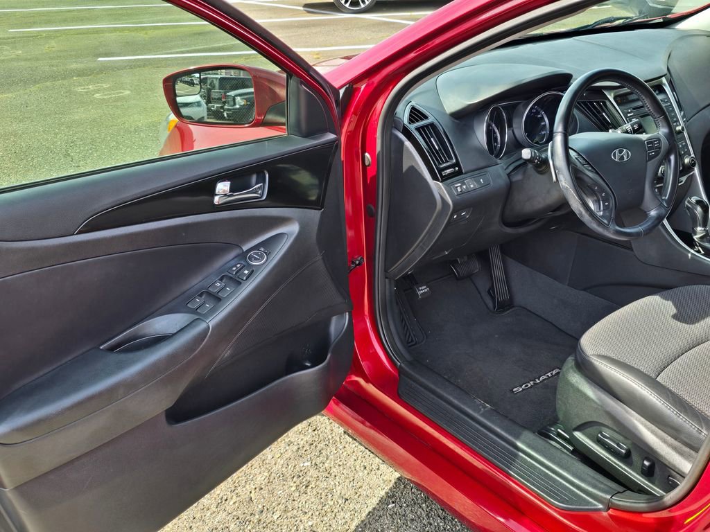 Used 2014 Hyundai Sonata SE FWD image 17