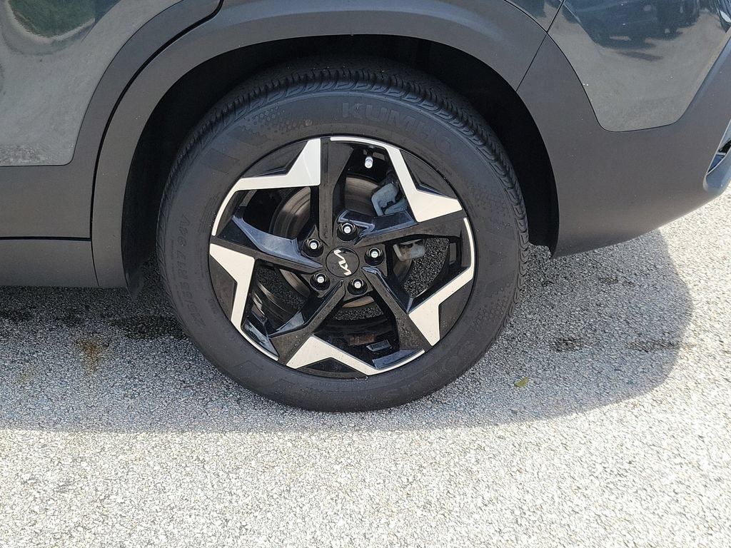 Certified 2024 Kia Seltos EX FWD image 7