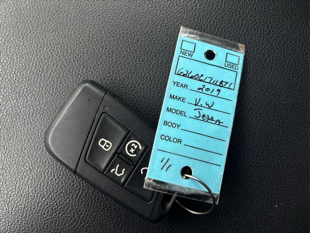 Used 2019 Volkswagen Jetta SE w/ Cold Weather Package image 35