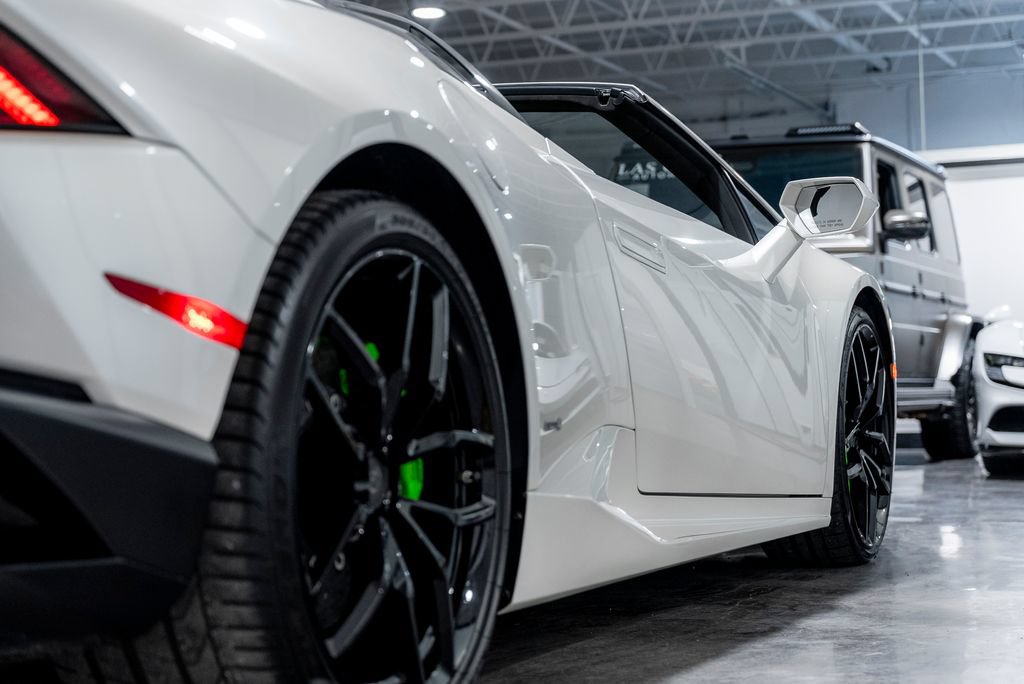 Used 2016 Lamborghini Huracan LP 610-4 AWD/4WD image 21