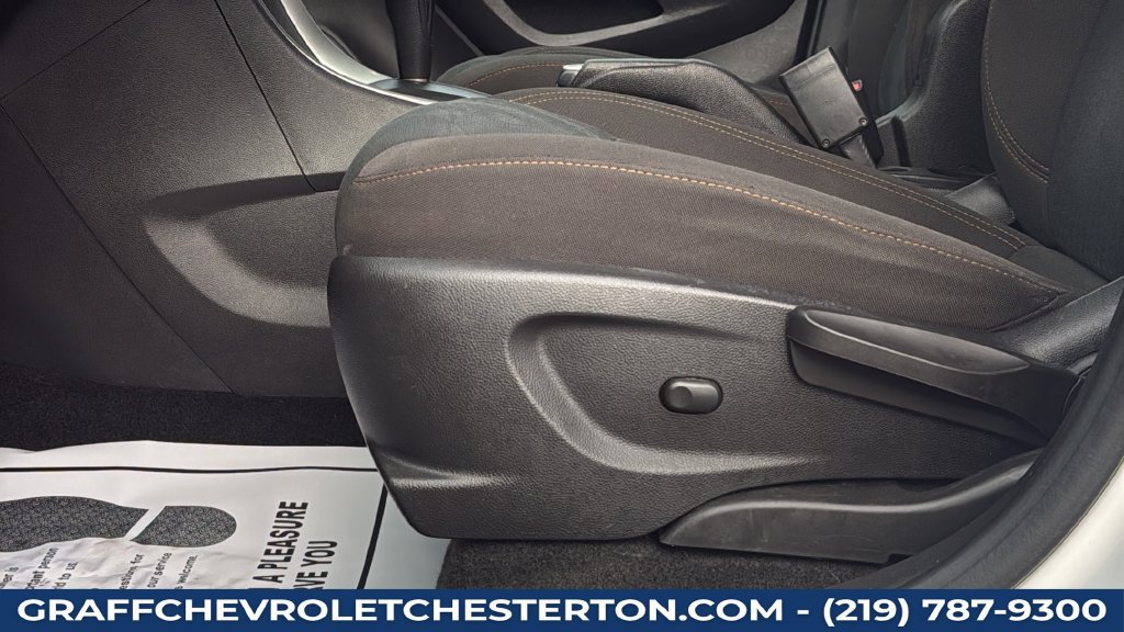 Used 2021 Chevrolet Trax LS w/ Tint and Cruise Package AWD/4WD image 25