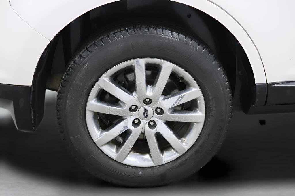 Used 2014 Ford Edge SEL w/ Equipment Group 205A FWD image 9