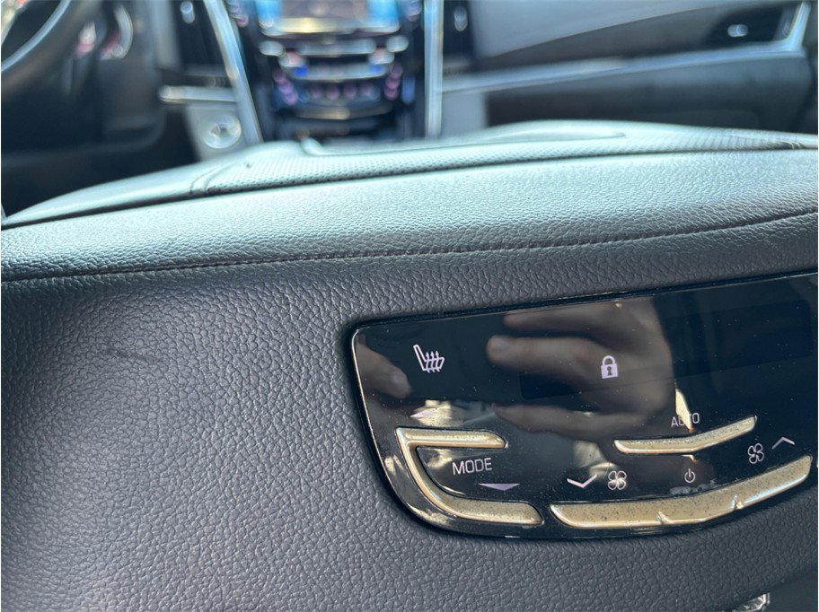 Used 2019 Cadillac Escalade ESV Platinum image 45