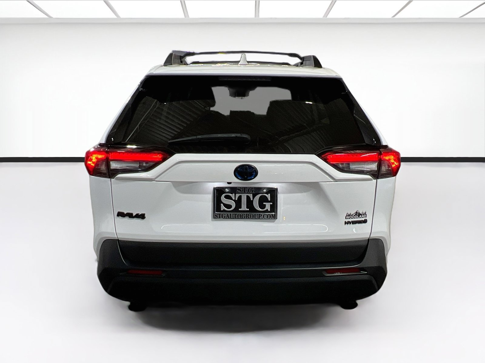 Used 2023 Toyota RAV4 AWD Hybrid image 5