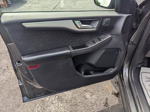 Used 2020 Ford Escape SEL FWD image 10