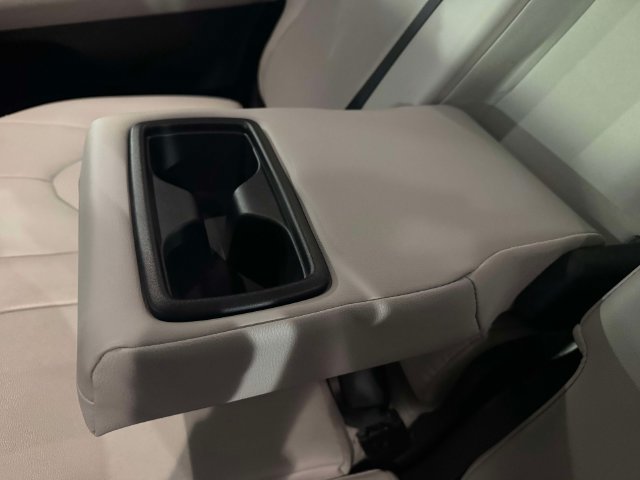 Used 2024 Toyota Grand Highlander AWD image 16