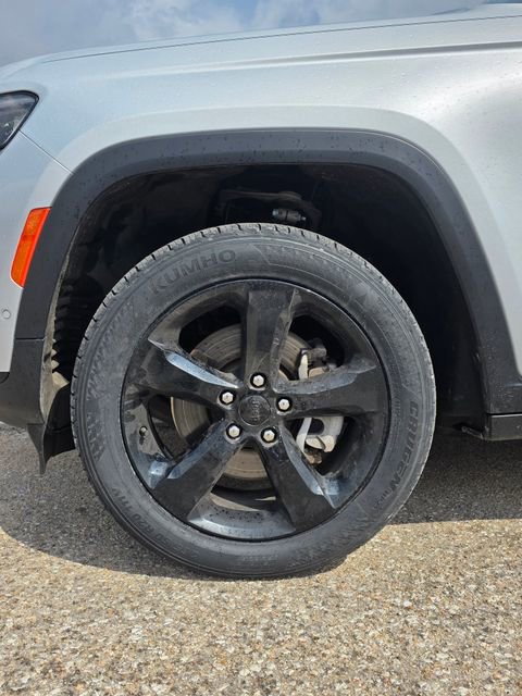 Used 2022 Jeep Grand Cherokee L Limited w/ Luxury Tech Group II AWD/4WD image 11