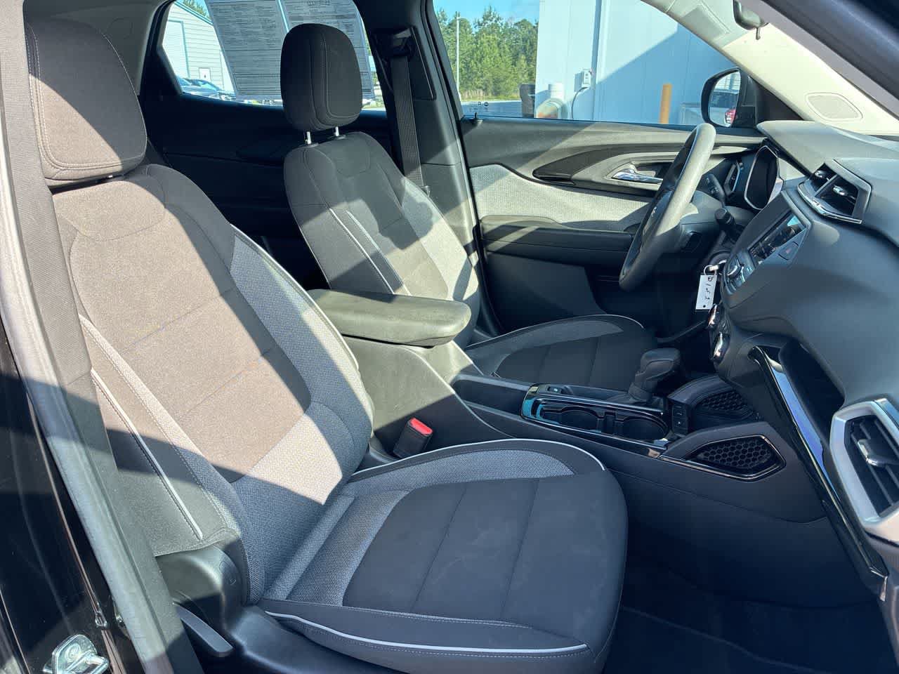 Used 2023 Chevrolet TrailBlazer LS FWD image 24