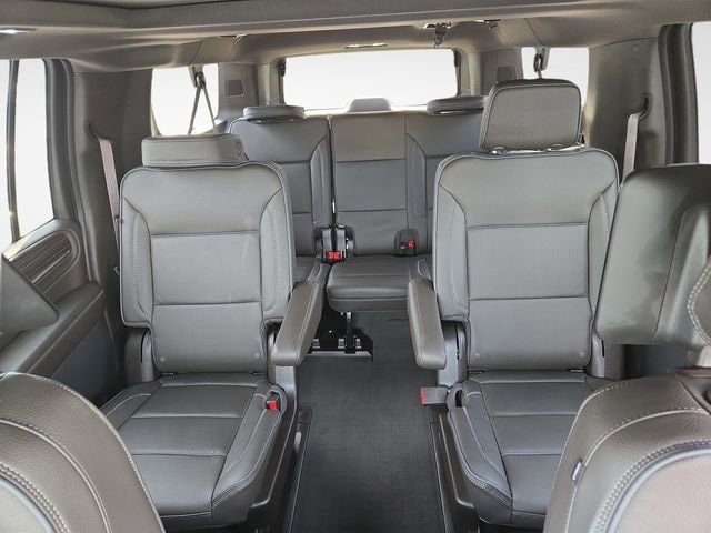 Used 2024 GMC Yukon XL Denali AWD/4WD image 32