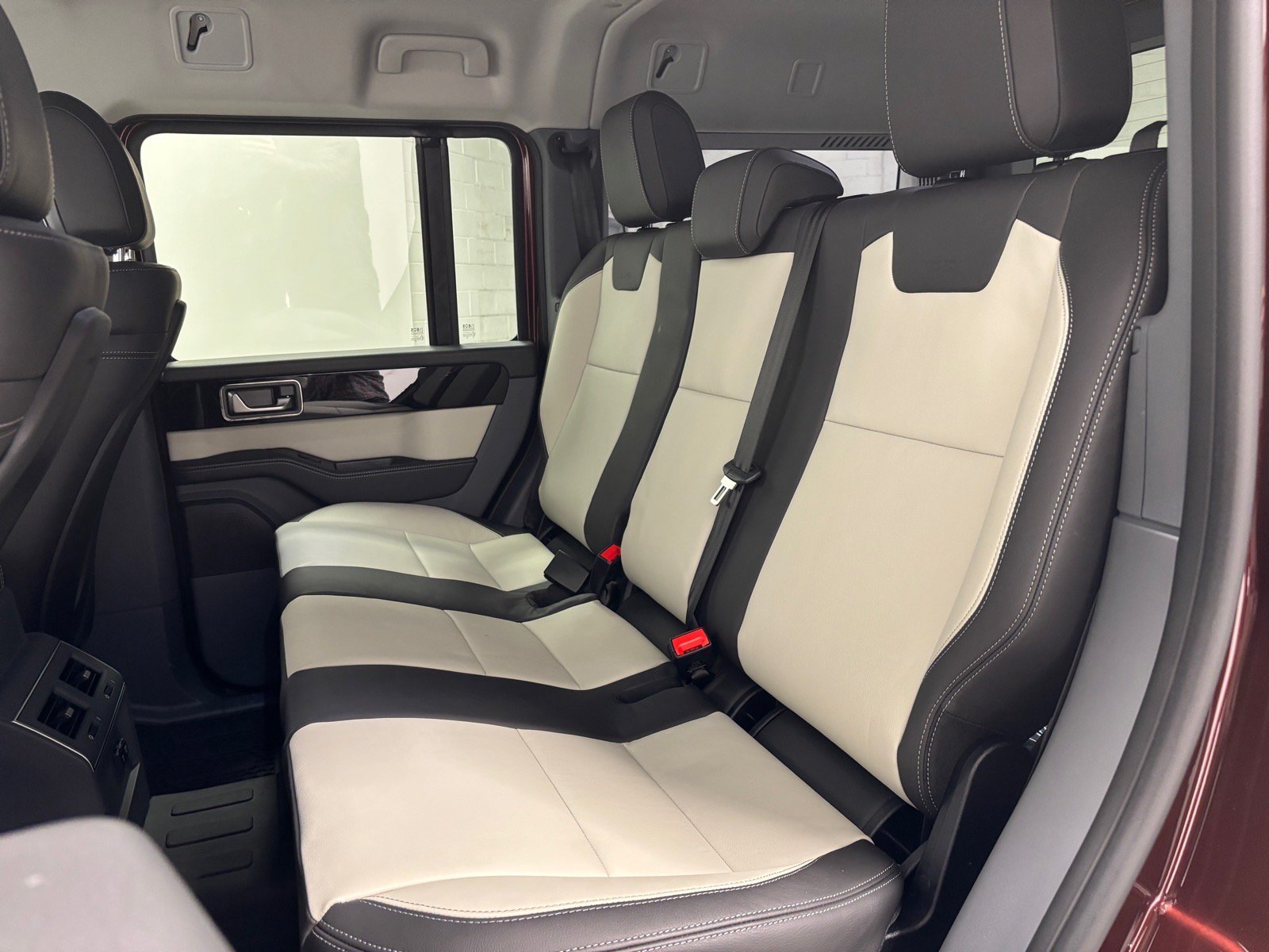 Used 2025 INEOS Grenadier Station Wagon AWD/4WD image 25