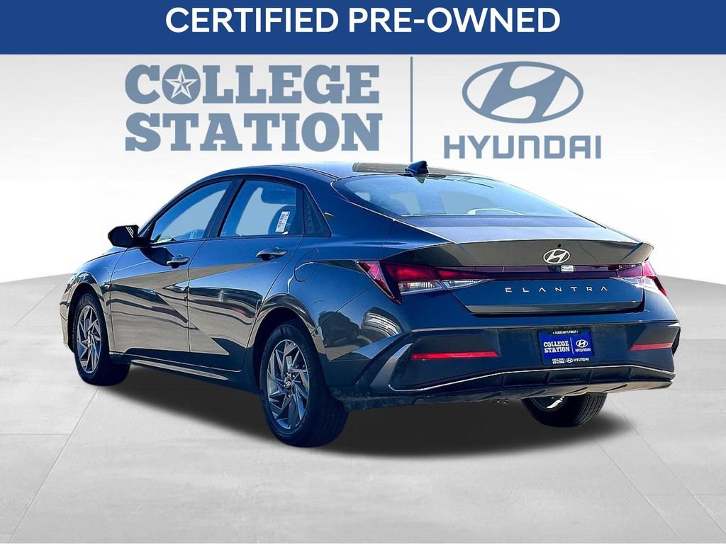 Used 2024 Hyundai Elantra SEL FWD image 4