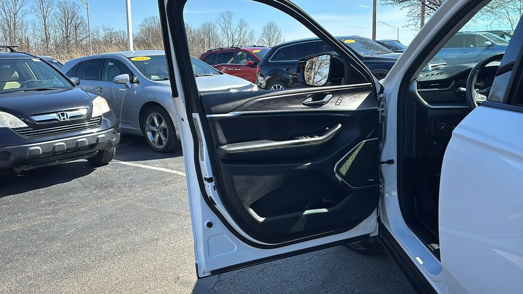 Used 2021 Jeep Grand Cherokee L Limited image 11