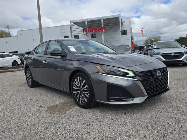 Certified 2025 Nissan Altima 2.5 SV image 2