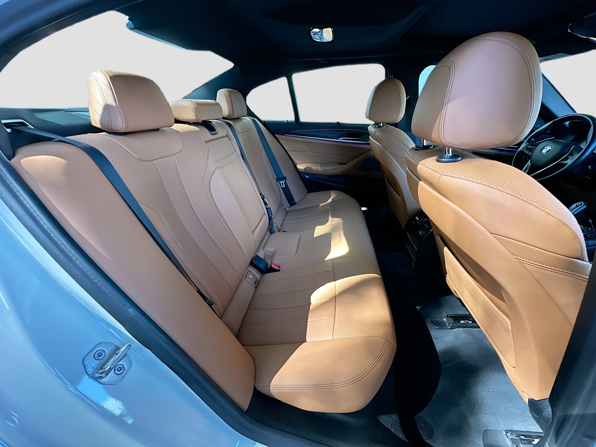 Used 2023 BMW 530i w/ Premium Package image 29