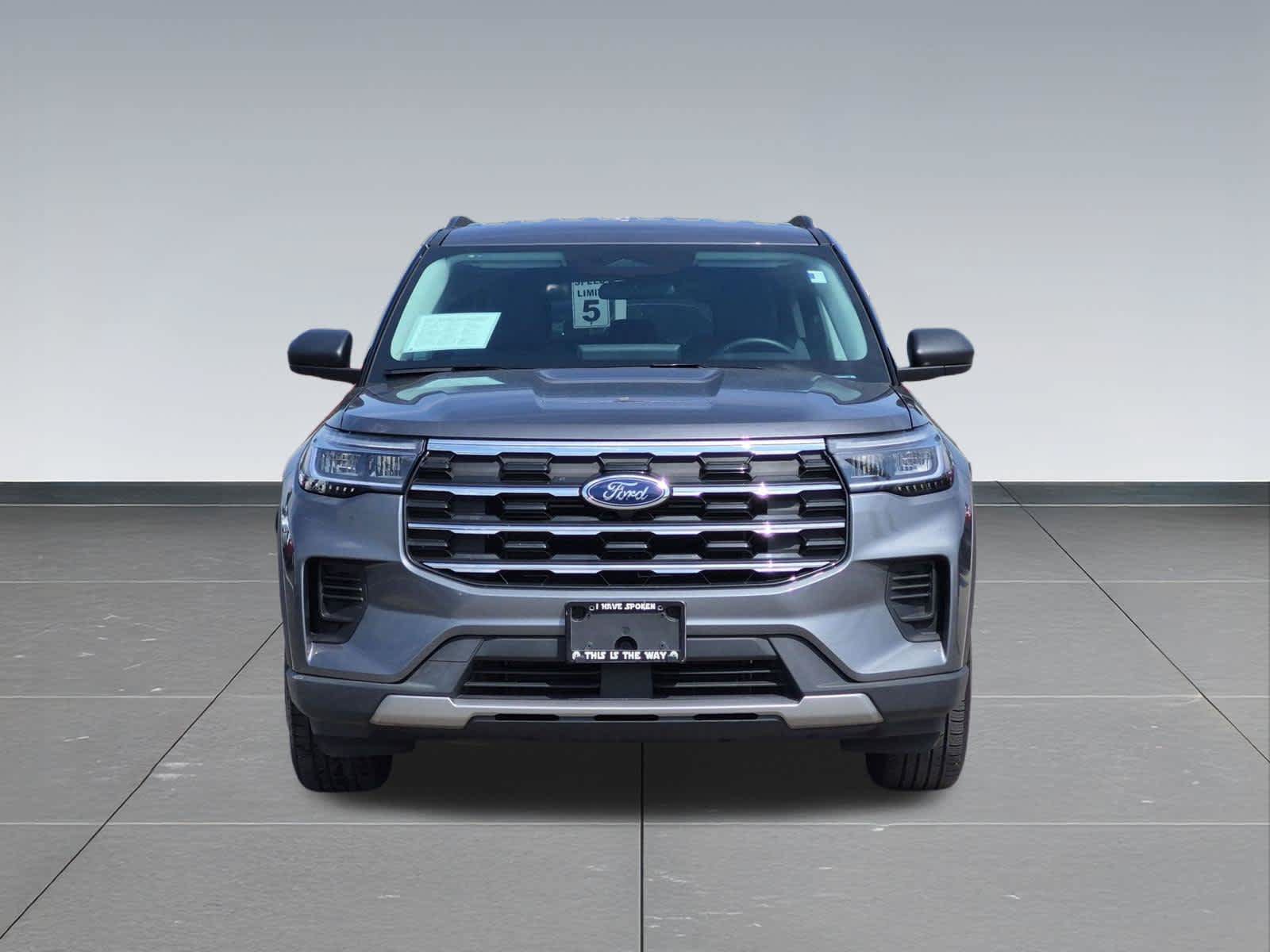 Used 2025 Ford Explorer Active AWD/4WD image 9